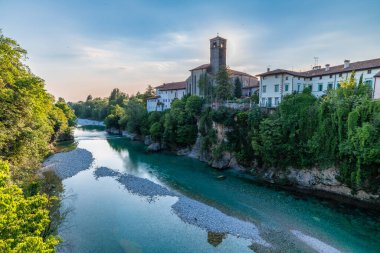 Collio doğa manzarası ve köy, İtalya 