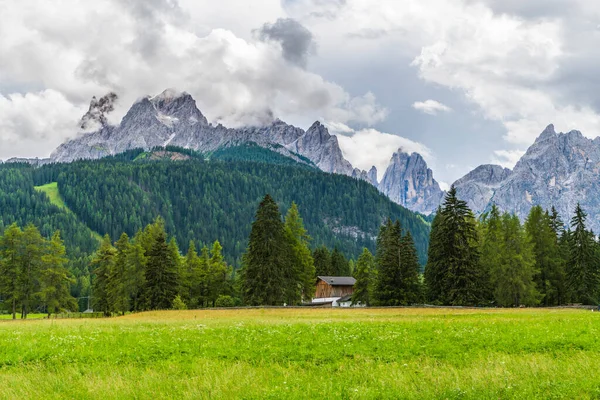 Grünes Hochland Val Fiscalina Sexten Italien — Stockfoto