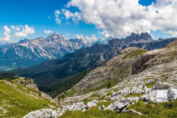 Torri Belluno Veneto イタリア シンク トーリ 夏の5つの塔の風景 ドロマイトアルプス山脈 — ストック写真