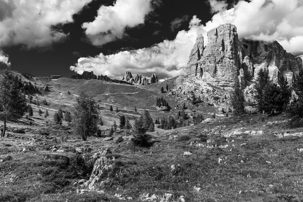 Torri Belluno Veneto Talya Cinque Torri Yazın Beş Kulenin Manzarası — Stok fotoğraf