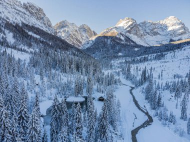 Sapppada, İtalya 'nın kış manzarası 