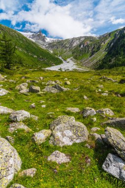 Lavaredo Dağları, güzel doğa manzarası, Aurina Vadisi, İtalya