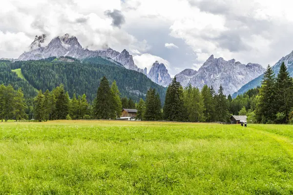 Green Highlands Val Fiscalina Sesto Italy — Stockfoto