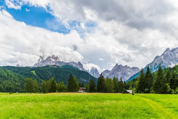 Green Highlands Val Fiscalina Sesto Italy — Stockfoto