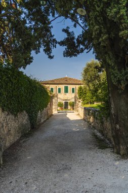 Kuzey İtalya 'daki Garda Gölü' nün çevresine bakın..