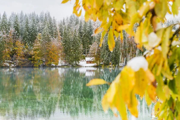 Scénický Pohled Zasněžené Jezero Fusine Itálie — Stock fotografie