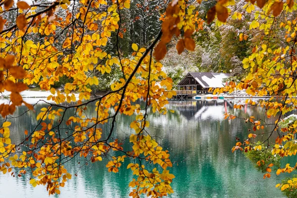 Szenischer Blick Auf Den Schneebedeckten See Fusine Italien — Stockfoto