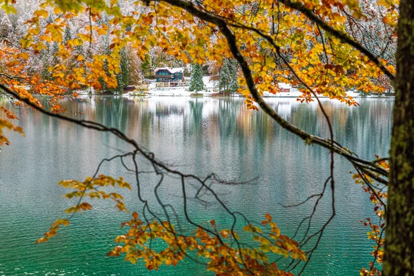 Lago Fusine Otoño Italia — Foto de Stock