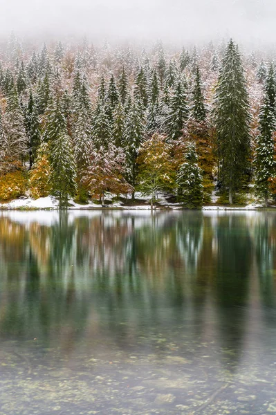 Lago Fusine Otoño Italia — Foto de Stock