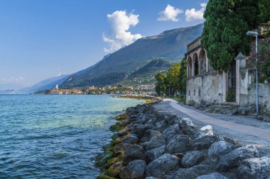 Kuzey İtalya 'daki Garda Gölü manzaralı..