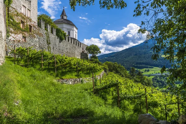 Chiusa Stad Klausen Ligger Bergen Sydtyrolen Norra Italien — Stockfoto