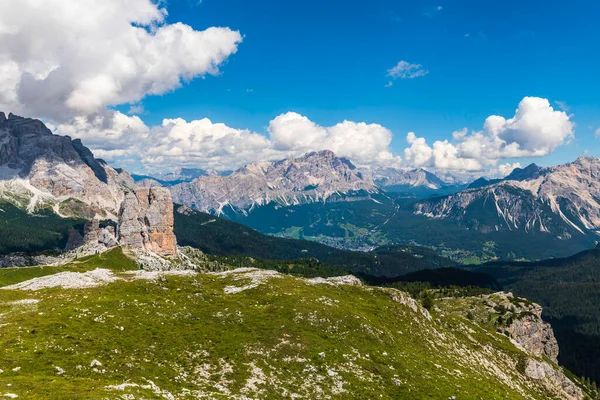 Parque Nacional Caminhadas Paisagem Com Pedras Cinco Torres Dolomitas Alpes — Fotografia de Stock