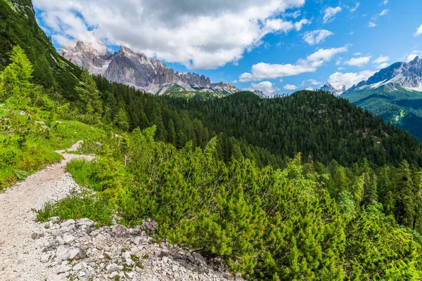 Озеро Сорапис Зеленое Нагорье Италия — стоковое фото