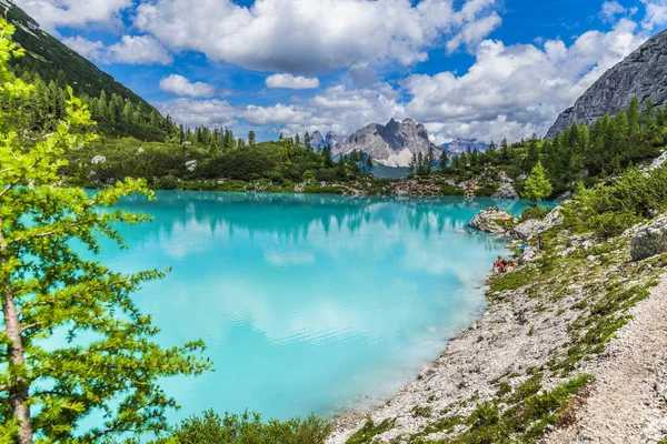 Lago Sorapis Planalto Verde Itália — Fotografia de Stock