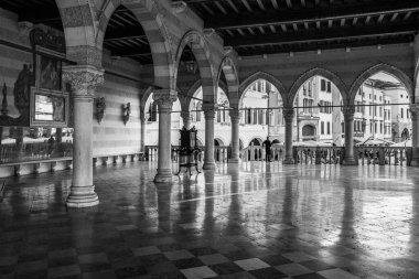 Udine şehir manzarası, İtalya 