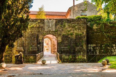Gradisca d 'Isonzo, İtalya' nın şehir manzarası detayları.