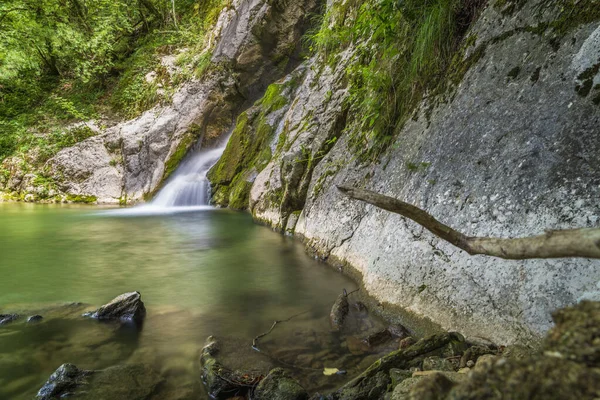 Scène Nature Avec Cascade Des Hautes Terres Forêt Italie — Photo