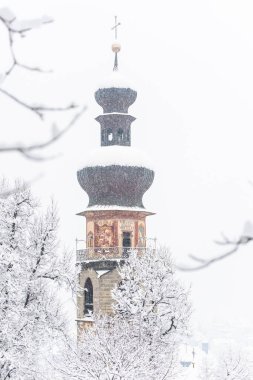 Kışın Brunico şehri, İtalya