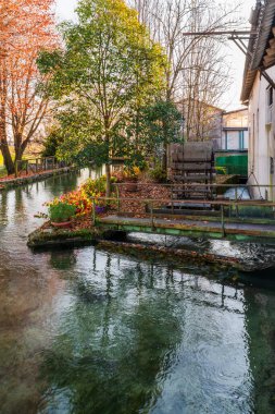 Reana del Rojale manzaralı, Udine ili, İtalya