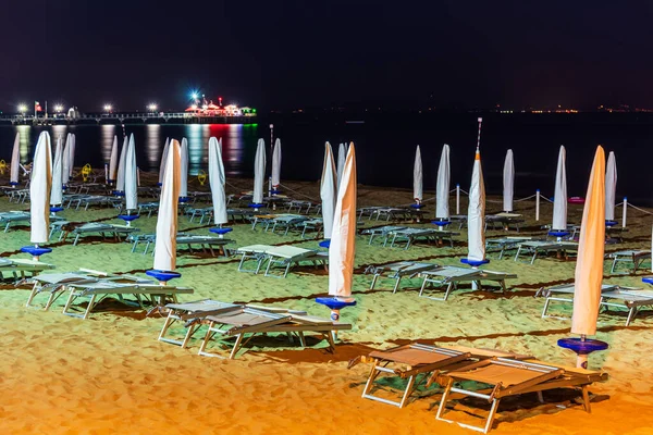 Lignano Pineta ชายหาดและว วทะเล งหว Udine ตาล — ภาพถ่ายสต็อก