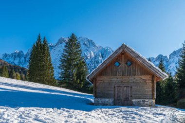 İtalya 'da Saisera Vadisi kış manzarası 