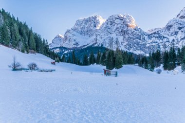 İtalya 'da kış aylarında Sappada manzarası 