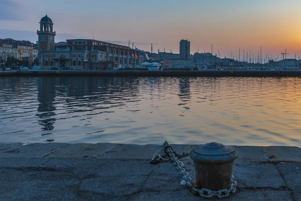 Denizin Üzerinde Günbatımı Gökyüzü Trieste Şehri Liman Kasabası Kuzeydoğu Talya — Stok fotoğraf