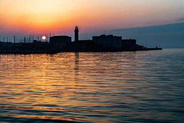 Nascer Sol Acima Porto Trieste Itália — Fotografia de Stock