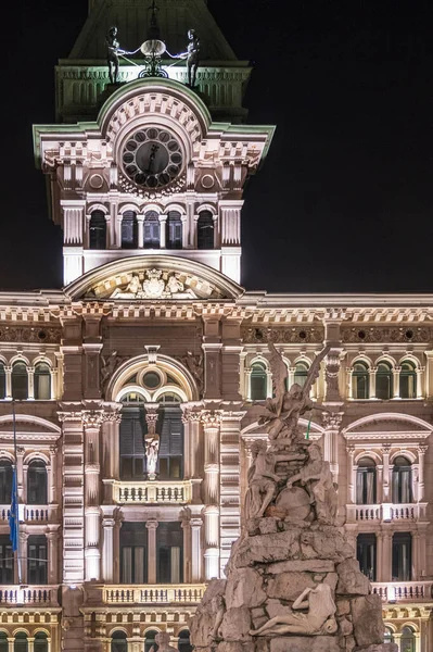 Éjszaka Trieszt Város Építészet Homlokzat Friuli Venezia Giulia Régió Északkelet — Stock Fotó