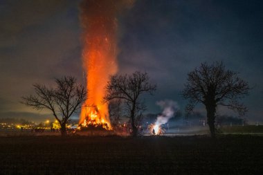 İtalya 'daki antik epifani yangınları ayinleri. Pignarul, Montegnacco, Udine
