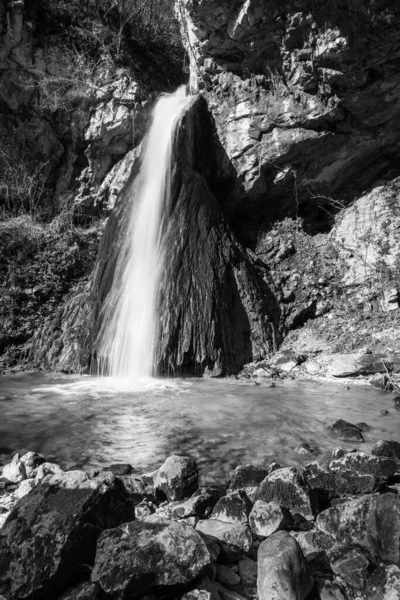 Seidenwasser Schwarze Und Weiße Wasserfälle Friaul — Stockfoto