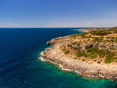 Torre Uluzzo Körfezi ve kıyı şeridi, Salento, İtalya