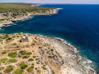 Torre Uluzzo Körfezi ve kıyı şeridi, Salento, İtalya