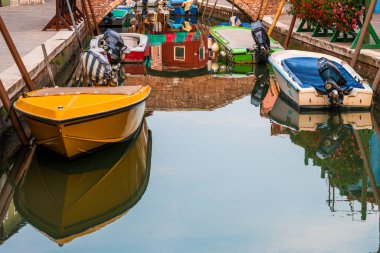 Gündüz vakti Burano Murano kanal şehir merkezi Venedik, İtalya