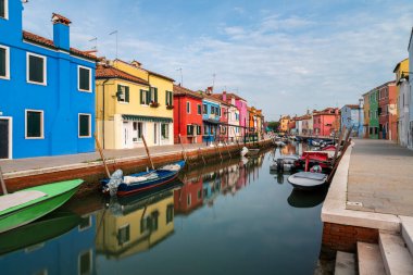Gündüz vakti Burano Murano kanal şehir merkezi Venedik, İtalya