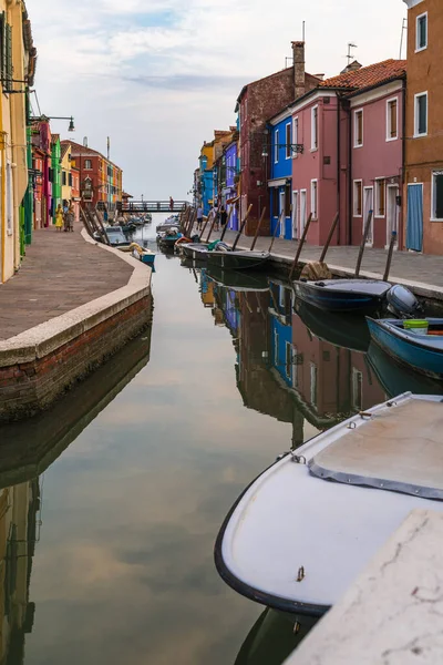 Dag Burano Murano Kanaal Stadsgezicht Met Meerdere Kleuren Gebouwen Venetië — Stockfoto
