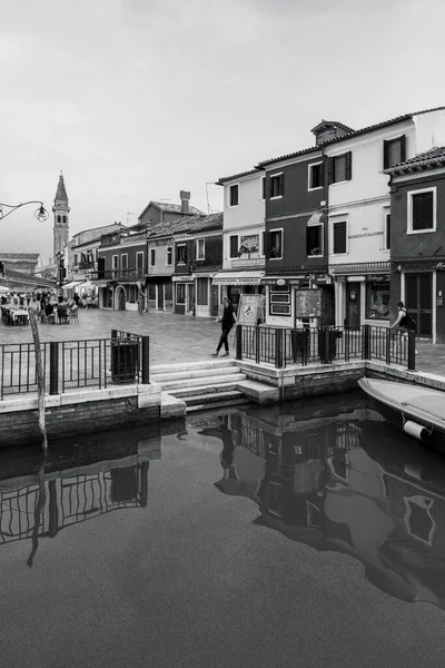 Schwarz Weiß Aufnahme Der Stadtlandschaft Von Burano Murano Mit Flusskanal — Stockfoto