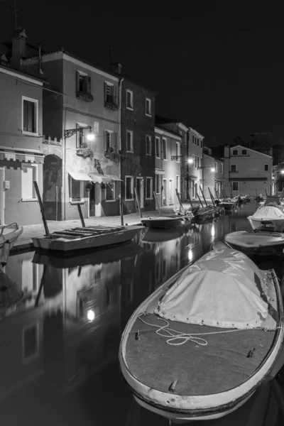 Scatto Bianco Nero Burano Paesaggio Urbano Murano Con Canale Fluviale — Foto Stock