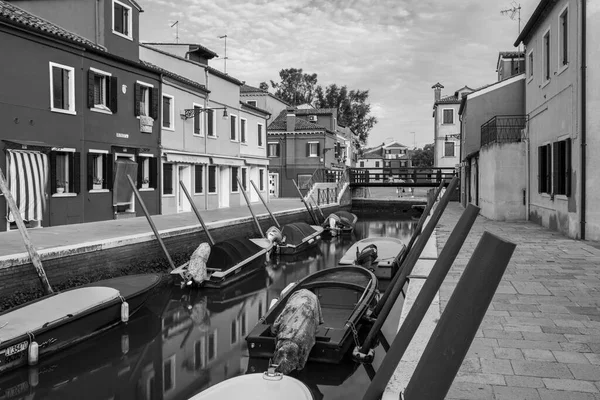 Zwarte Witte Dag Burano Murano Kanaal Stadsgezicht Met Meerdere Kleuren — Stockfoto