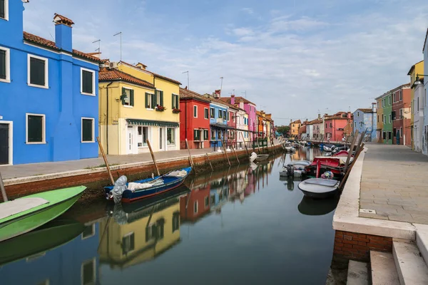 Dag Burano Murano Kanaal Stadsgezicht Met Meerdere Kleuren Gebouwen Venetië — Stockfoto