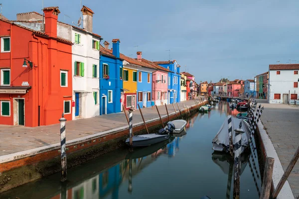 Dag Burano Murano Kanaal Stadsgezicht Met Meerdere Kleuren Gebouwen Venetië — Stockfoto