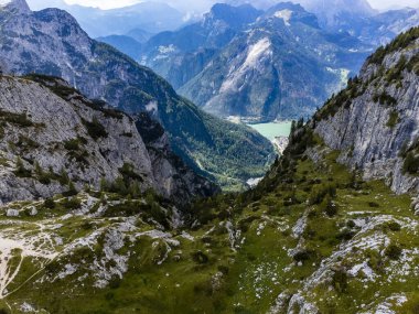 Belluno ili dağlık arazi ve Coldai Gölü, İtalya