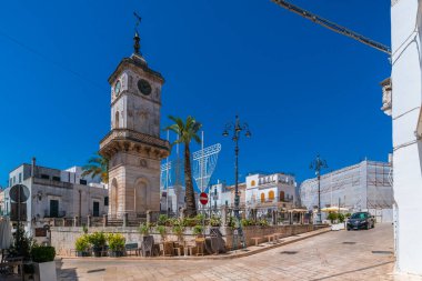 Ceglie Messapica, küçük kasaba komünü, güney İtalya mimari evleri. 