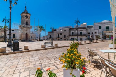 Ceglie Messapica, küçük kasaba komünü, güney İtalya mimari evleri. 