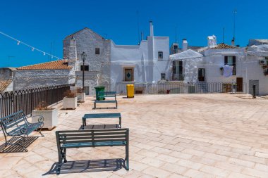 Ceglie Messapica, küçük kasaba komünü, güney İtalya mimari evleri. 