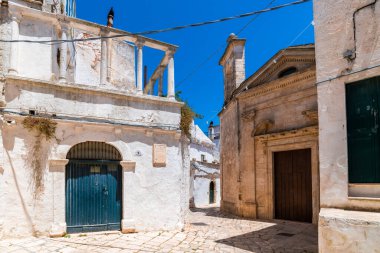 Ceglie Messapica, küçük kasaba komünü, güney İtalya mimari evleri. 