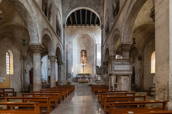 Παλιά Καθεδρικός Ναός Στο Bitonto Ιταλία Πέτρινη Εκκλησία Εσωτερικό — Φωτογραφία Αρχείου