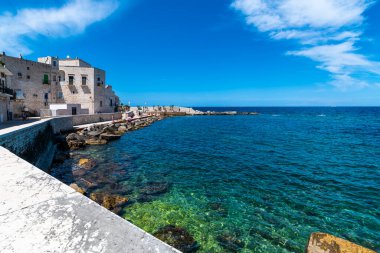 İtalya 'nın Giovianazzo şehrinden deniz manzarası