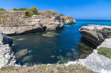 Torre Uluzzo Körfezi ve kıyı şeridi, Salento, İtalya