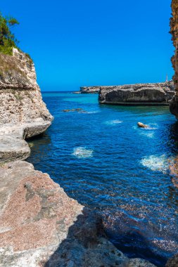 Torre Uluzzo Körfezi ve kıyı şeridi, Salento, İtalya